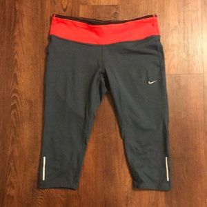 Nike Women’s Capri Leggings